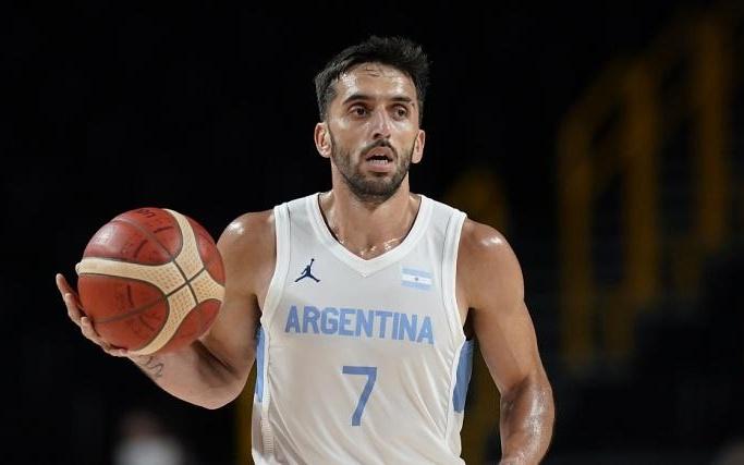 坎帕佐曝NBA球员不尊重教练：开战术会议一队友戴耳机听音乐