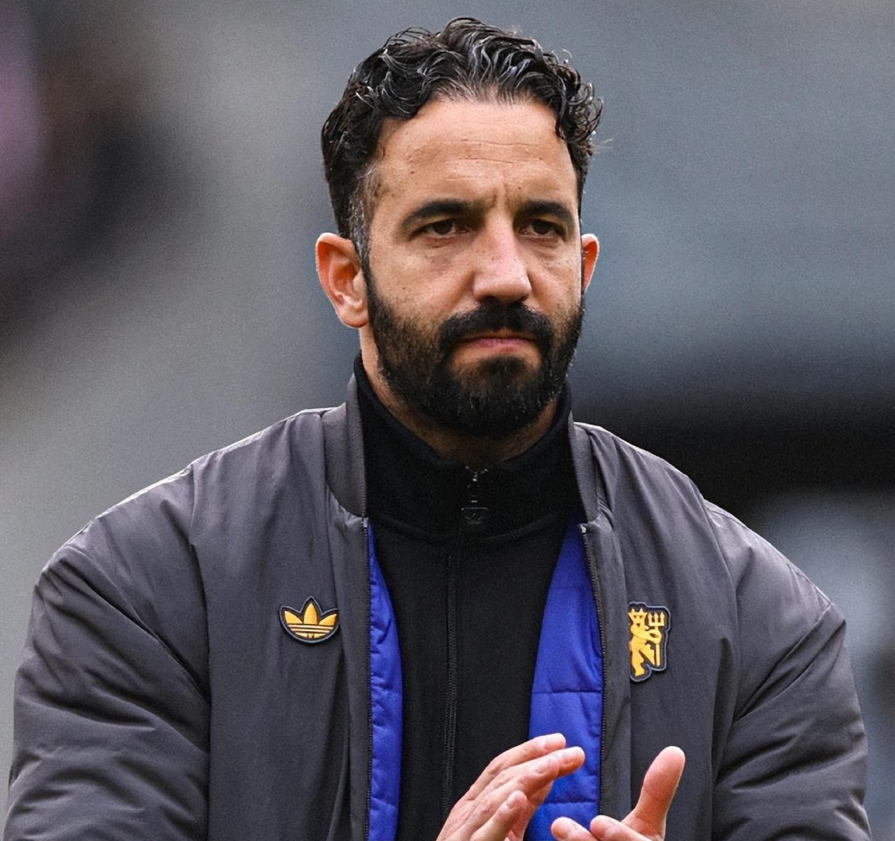 英媒曝曼联担心阿莫林主动辞职,6轮2胜仅拿7分,拉爵到底咋想的