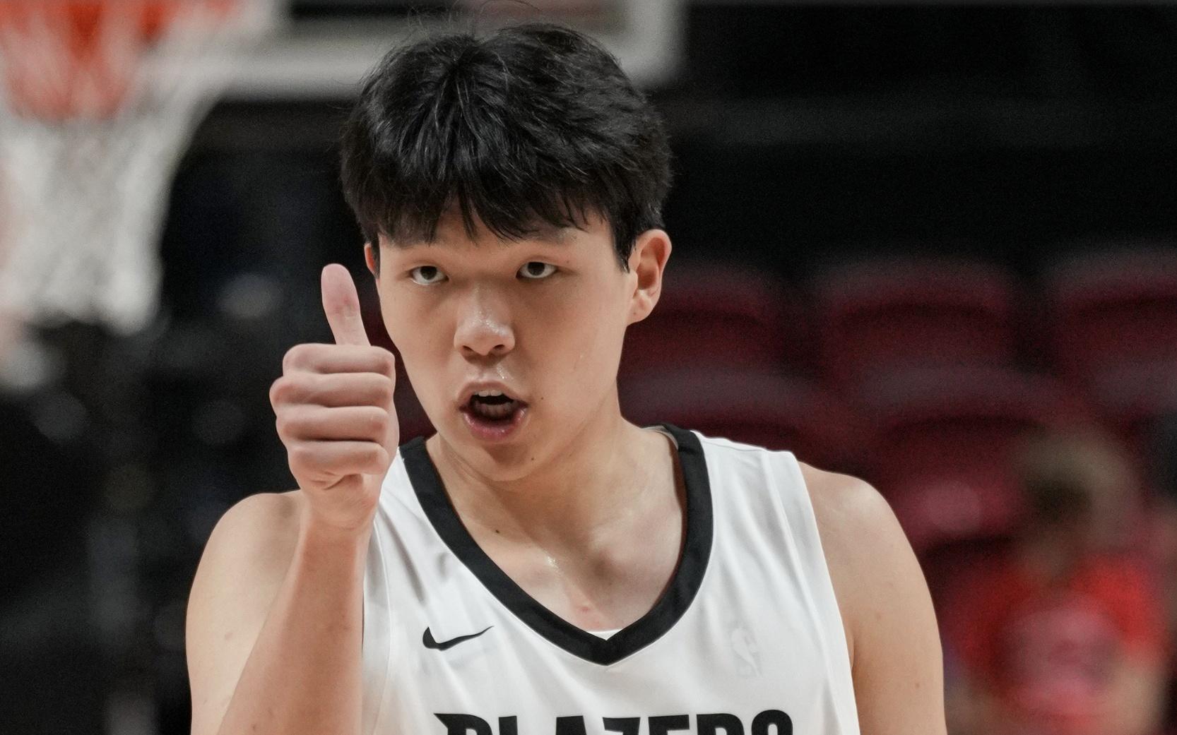 名嘴韩乔生:杨瀚森第一节陷入犯规麻烦,但第三节直接天神下凡