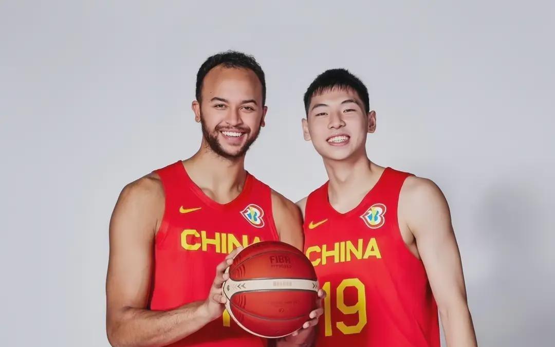 鸡飞蛋打！中国男篮首位归化球员失败，李凯尔变为美国籍大姚落幕