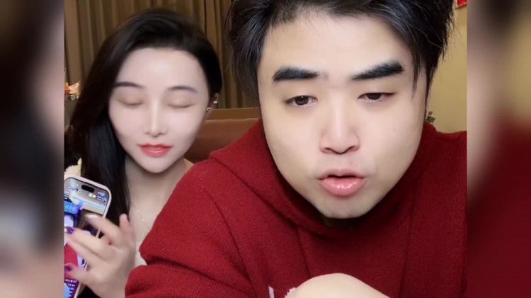 那其他方面呢朱开：Doinb是一个非常伟大的选手，就是在游戏层面上