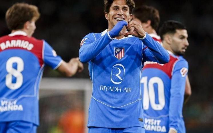 世体评朱利亚诺西蒙尼:他表现越来越好,是马竞的关键先生