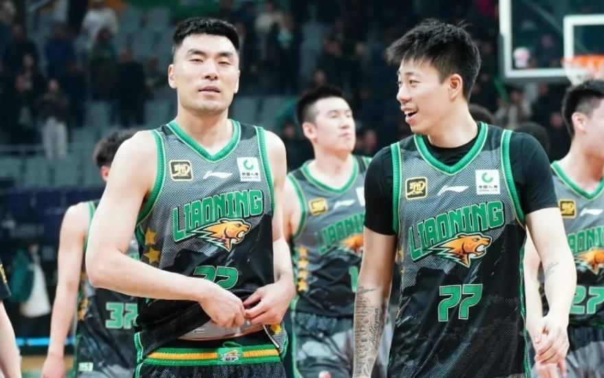 张镇麟离开后辽篮迎一大利好！李晓旭暂不退役：35岁老将再战1年