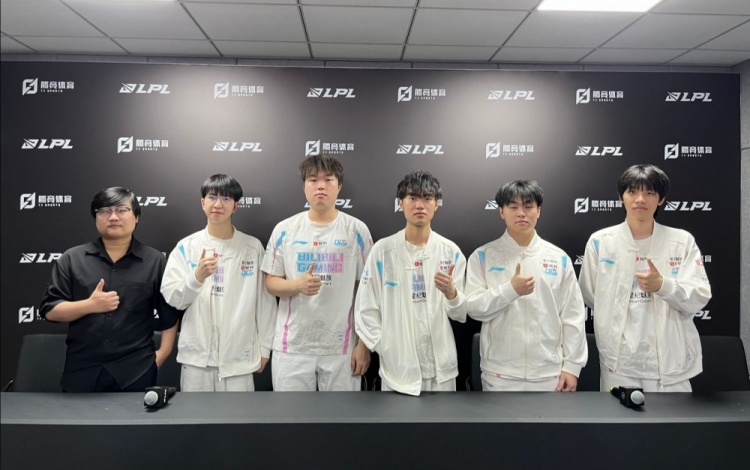 BLG赛后群访Elk：Bin陪我们练Solo但是他赢的多