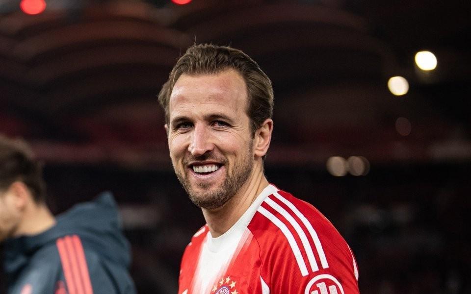 德甲生涯第10次戴帽，凯恩赛后将比赛用球带走收藏