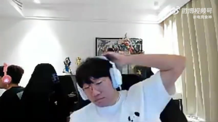怒气值正在高涨Ning喊话队友金灿毅：你要尊重这个游戏尊重每个人