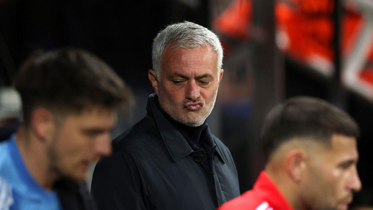 纽卡30本菲卡,穆里尼奥上任后两连败,赛后暗讽纽卡球迷