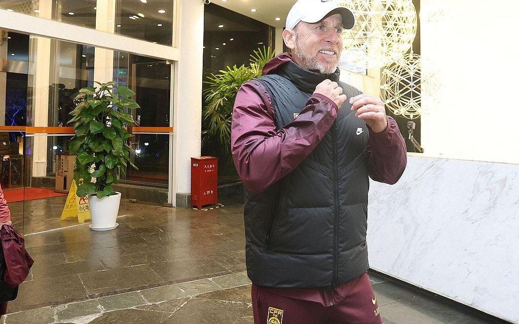 体坛联播阿森纳欧冠豪取6连胜,曼城客场2比1逆转皇马