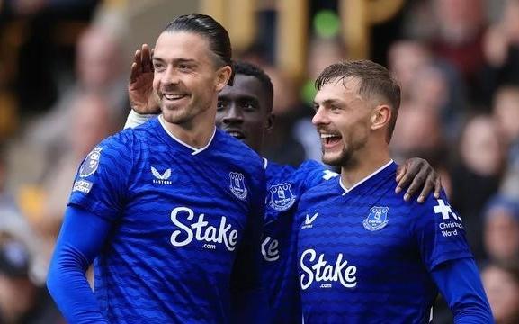 离谱！外媒评选英超8月最佳阵容利物浦竟无人入选