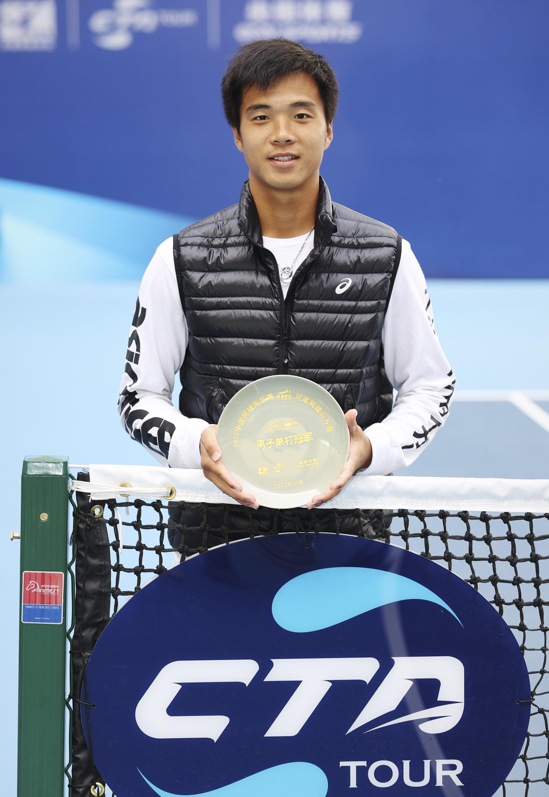 黑马止步，头号种子出局，孙发京、尤晓迪离冠军仅一步之遥