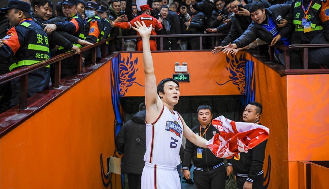 重返CBA无望！两届MVP正式退役，让人唏