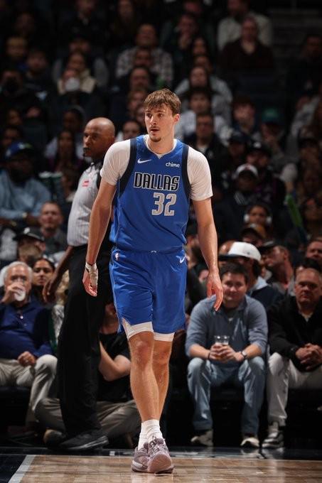 状元秀休战，弗拉格今日因病缺阵，生涯