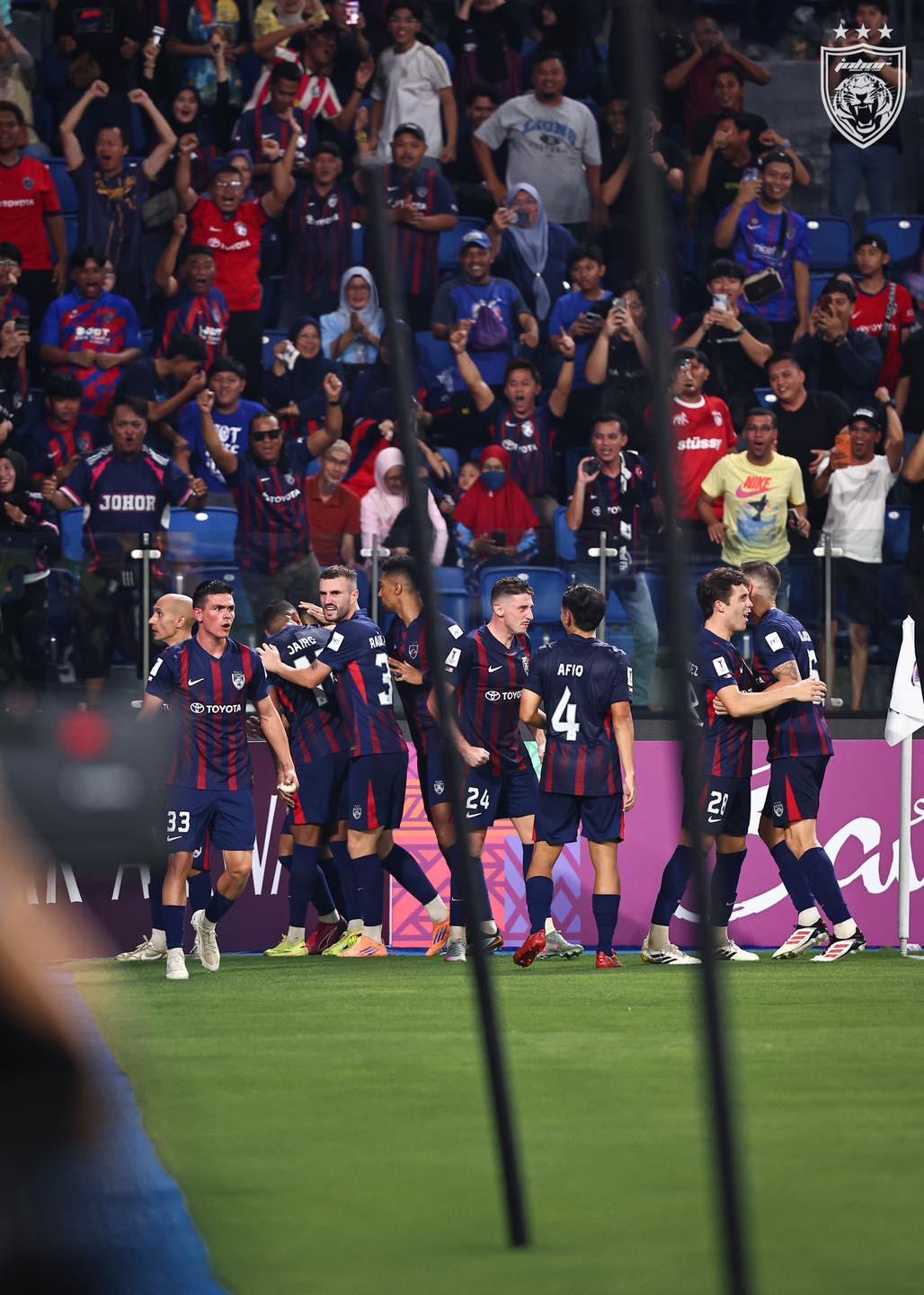 柔佛主帅：球员们在与申花的比赛中表现非常出色，我非常满意