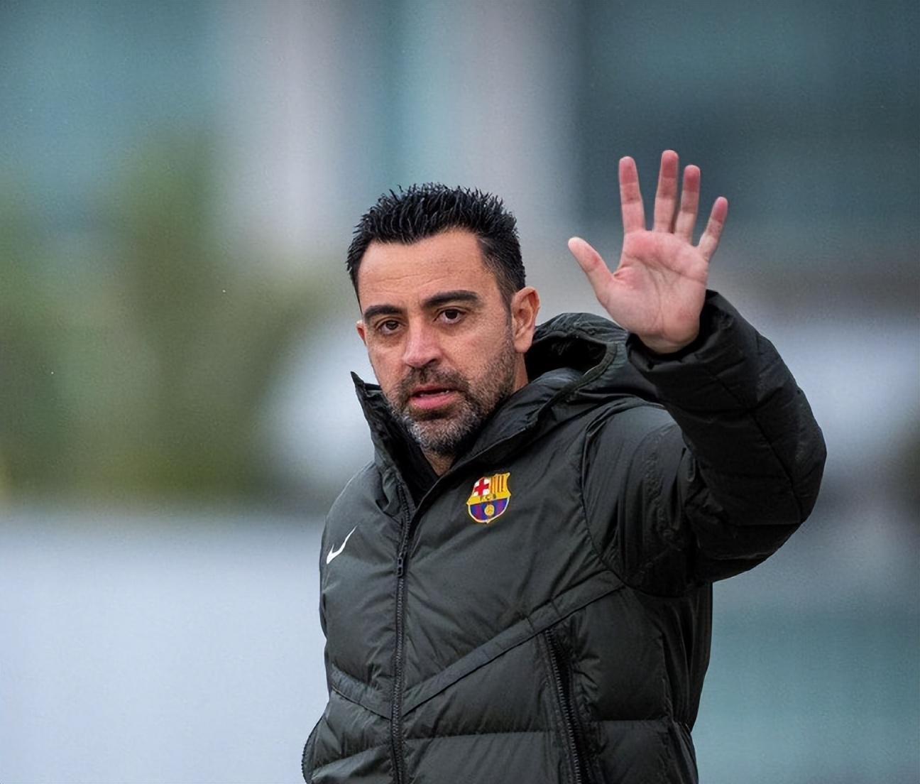 名记曝哈维愿立即执教曼联,阿莫林违约金需1200万,拉爵能接受吗