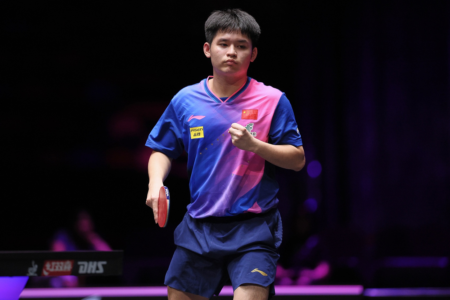 小试牛刀！林诗栋4比0完胜中国香港选手林兆恒，晋级世乒赛32强