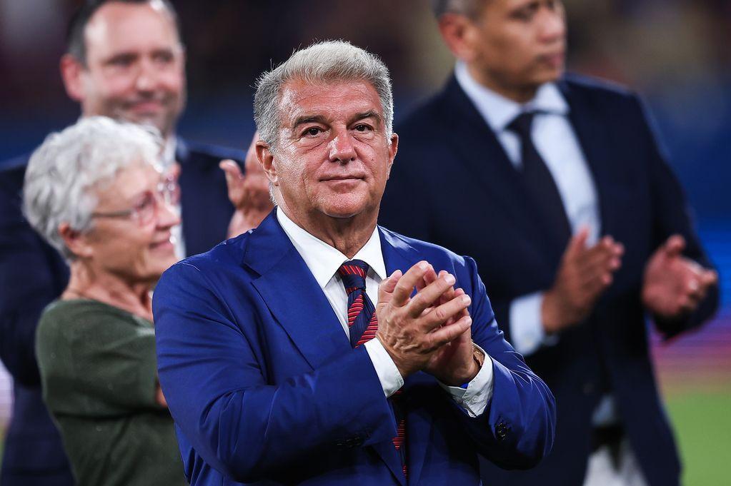 三字终结！拉波尔塔浇灭梅西回归梦，短