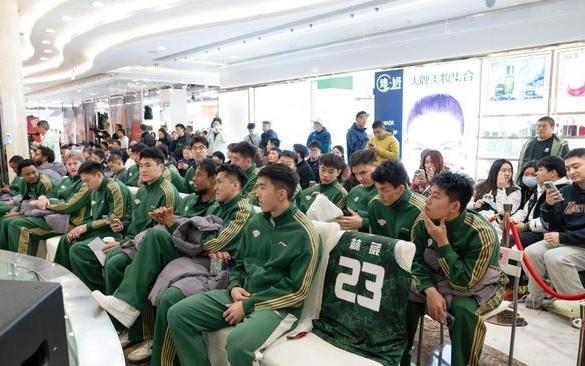 南京同曦男籃舉行新賽季出征儀式，青春風暴再啟征程