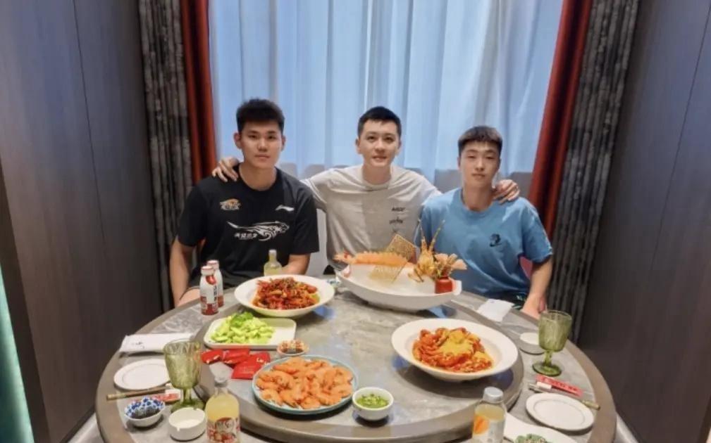 辽宁队正式表态，杨鸣重磅发文，禁赛二人有下家了，球迷感动