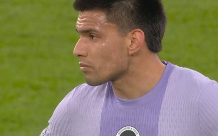 英超新恶汉!戈麦斯飞踹维尔茨逃红,复刻德容窝心脚,名宿开炮