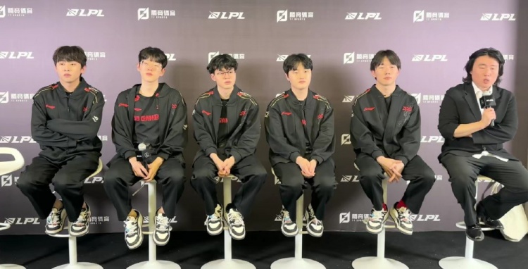 JDG赛后群访教练：要在BP上下更多的功夫继续改进游戏内的部分
