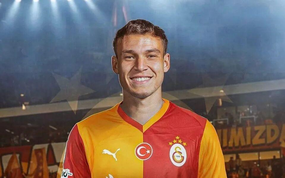 记者：加拉塔萨雷正在推动乌加特的转