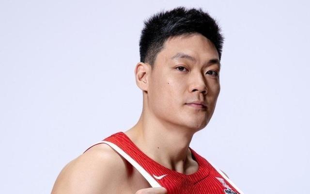 周琦缺席，男篮12人名单终于出炉