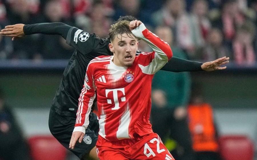 17岁290天,卡尔成为欧冠历史连续3场进球最年轻的球员