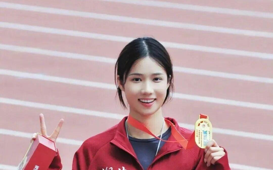 又美又强！邵雨琪夺冠，她还是清华研究生