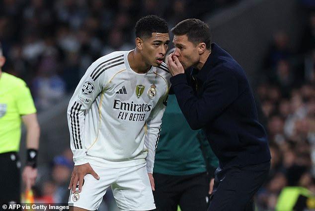 贝林厄姆赛后直播爆粗口!主持人被迫道歉,仍力挺阿隆索