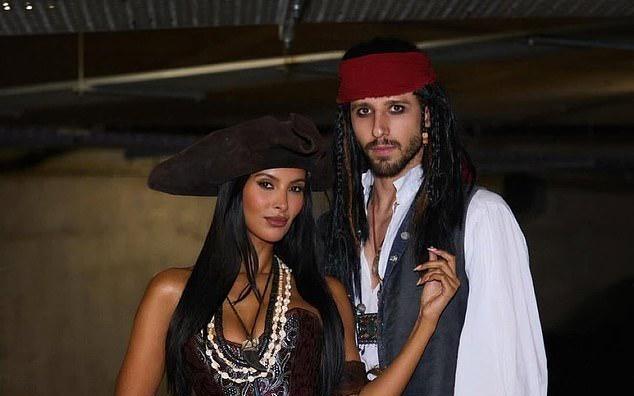 曼城举办恐怖主题万圣节派对,自嘲上赛季球队的低迷表现