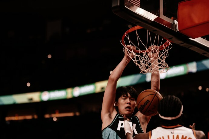 WOW!生涯最佳一战!开拓者主帅点评杨瀚森