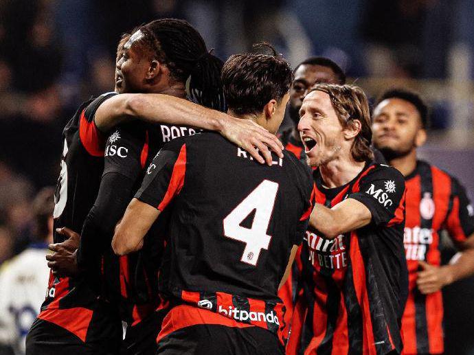 20到22！意甲榜首易主，米兰2球领先被扳平，4轮3平仍登上榜首