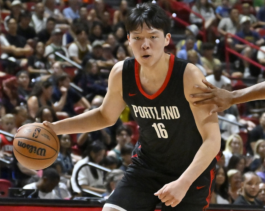 单节轰14分！杨瀚森梦幻一战：16分新高+4板1助3帽，NBA官方晒图