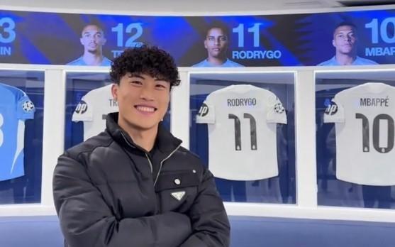 谢文能时隔十多年再次参观伯纳乌球