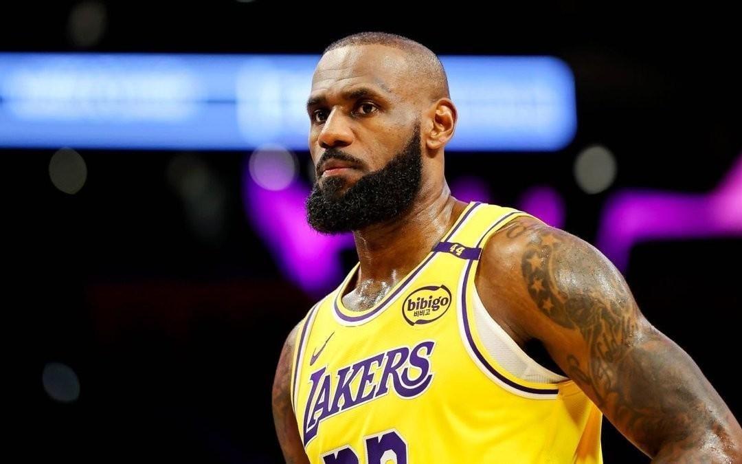 Shams：湖人從發(fā)展聯(lián)盟召回詹姆斯，他將全程參與湖人今日訓練