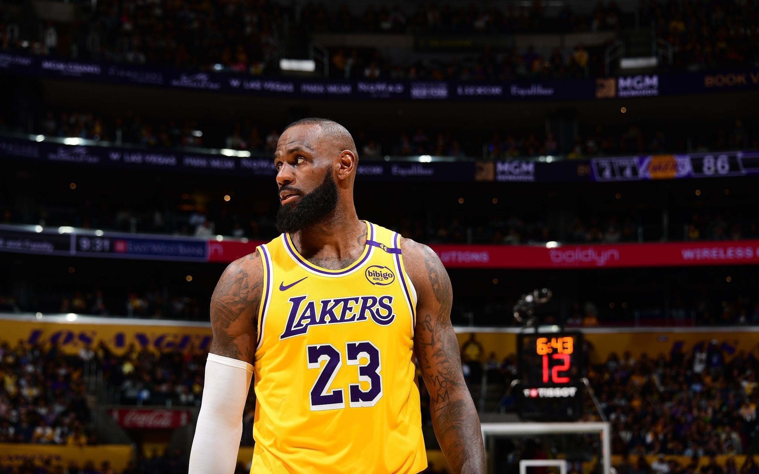 文胖：詹姆斯正组建投资团队，推出与NBA竞争的篮球联盟