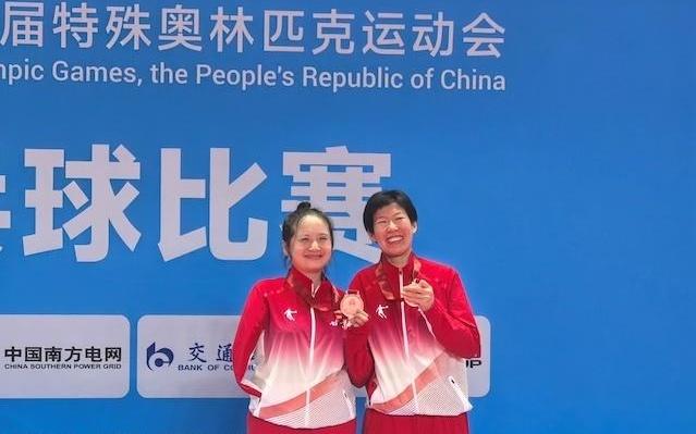 一天狂揽两枚奖牌！“小太阳”刘旭：用一只手臂拥抱滚烫的乒乓赛场与人生