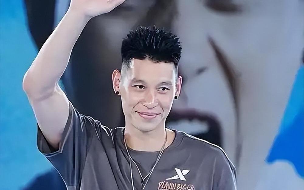 宣布退役后，林书豪退出CBA原因曝光！新冠是罪魁祸首，打击不小