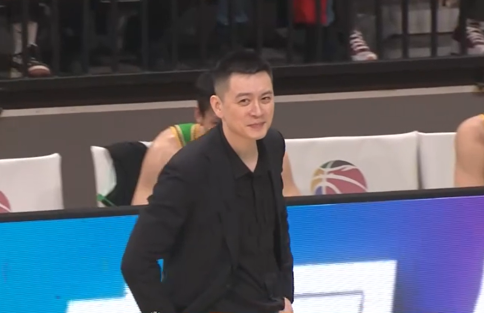 杨鸣接受记者采访，透露赵继伟最新伤病情况！