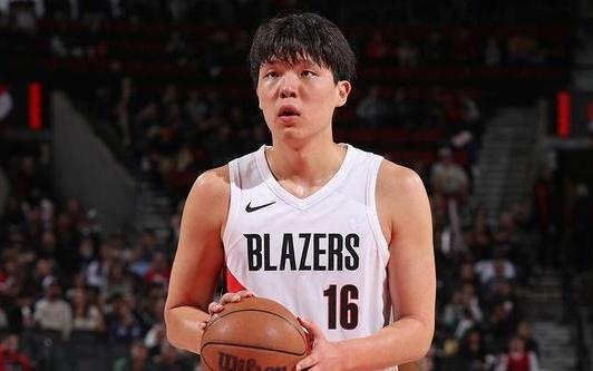 杨瀚森16+4+3+1拉文19分开拓者主场1分险胜国王