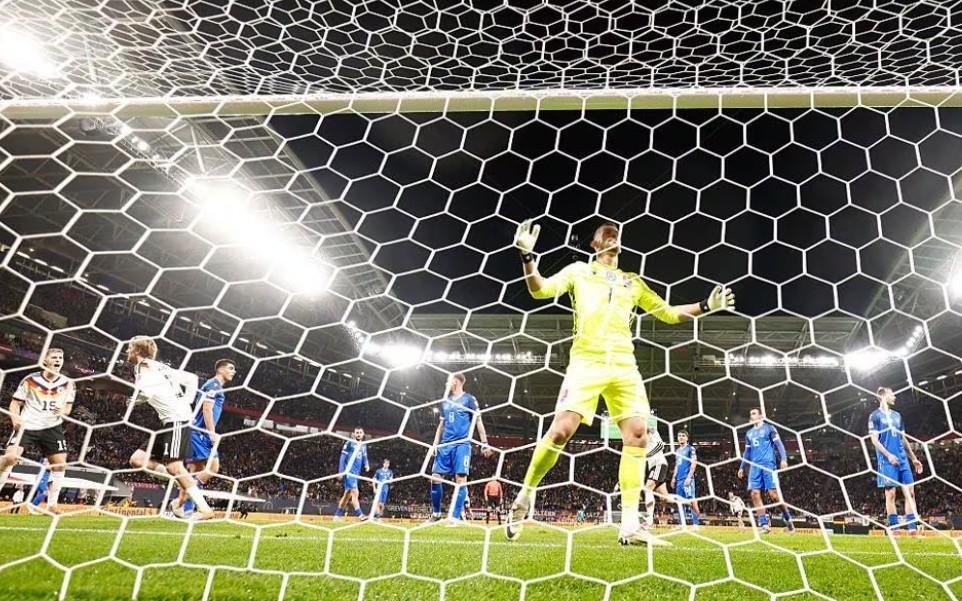 杜布拉夫卡：德国本可能进我们更多球，而我们却只有一次机会