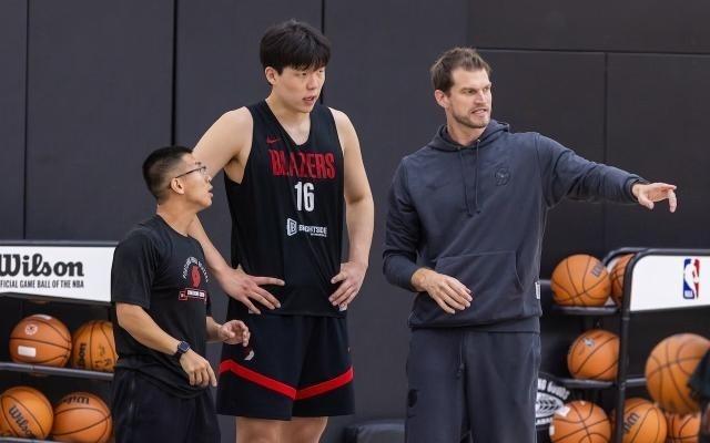 开拓者主帅:暂不增加小杨时间常规赛和夏联不同