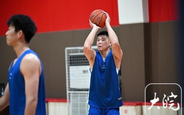 全新安徽皖江龙备战全新NBL！队长杨