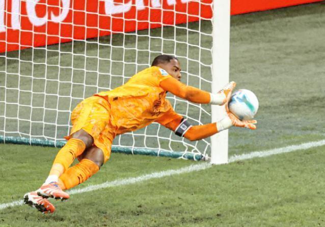 迈尼昂扑点救主！米兰主场险胜罗马意甲乱势开启，迪巴拉成为罪人