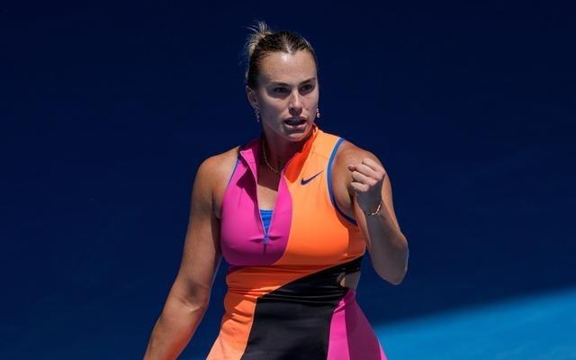 澳网男女单头号种子双双过关，德约不战而胜晋级八强