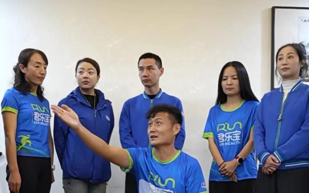 南宁马拉松上这一停,读懂这家乳企30年长跑