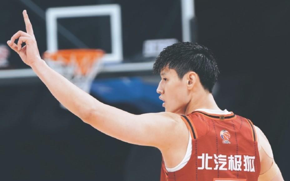 媒体人：曾凡博注册尚未完成陈盈骏受伤缺席&周琦有望复出