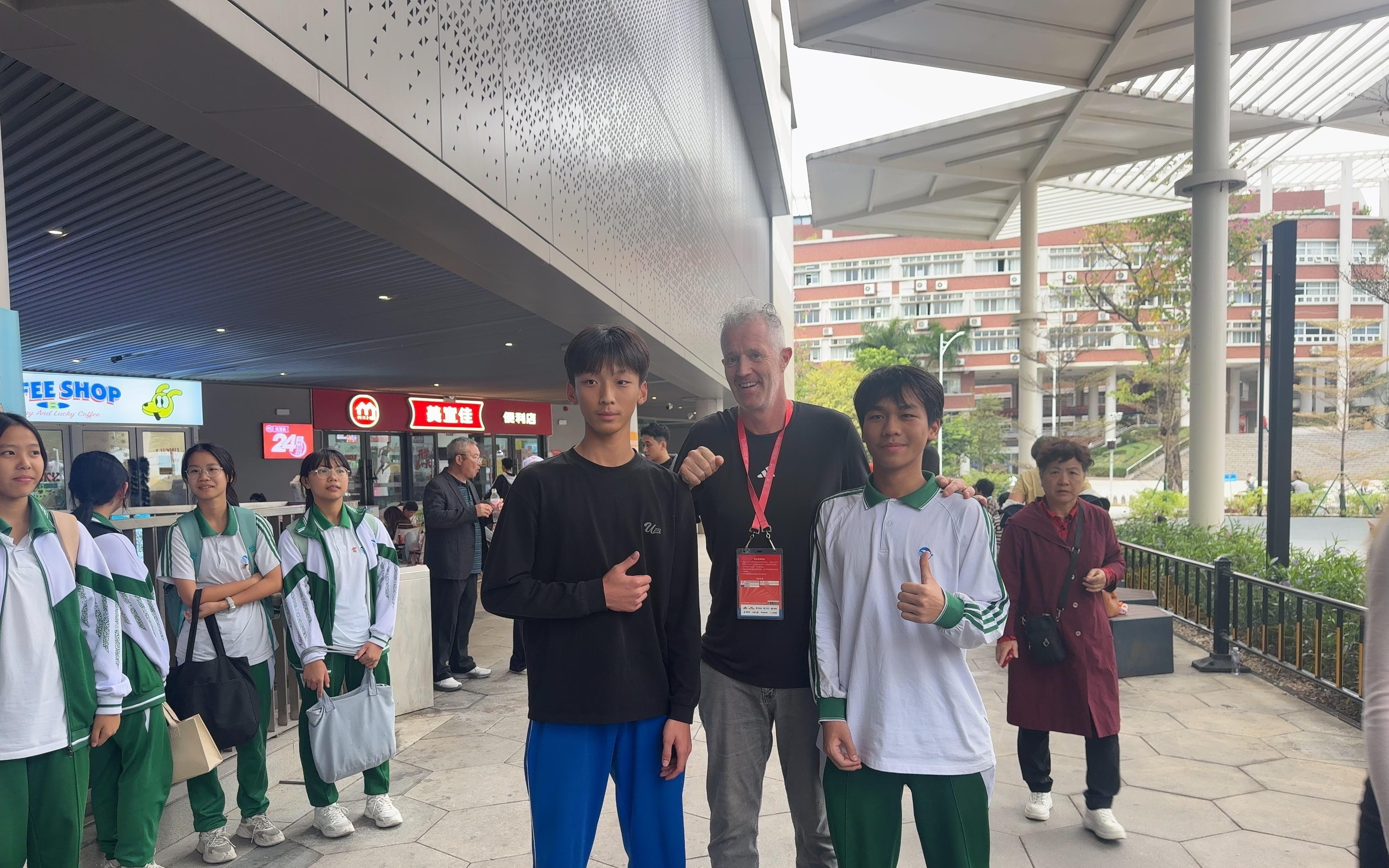 看台上、观众席、赛场边的十五运会