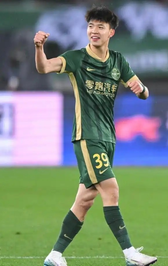 中超总结B队新政如甘霖,王钰栋、蒯纪闻等新人成长迅速