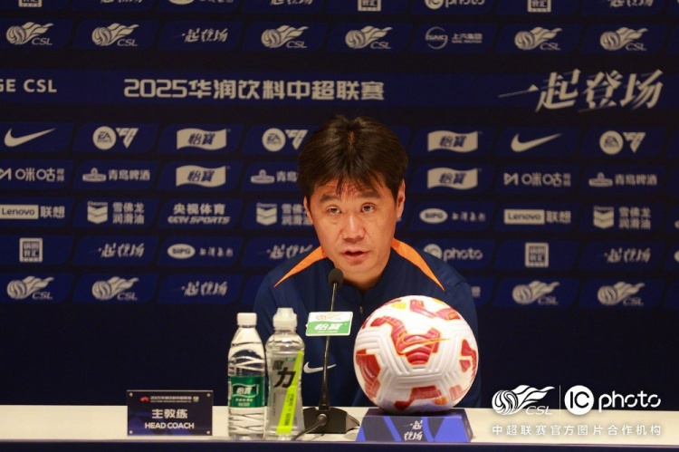 李霄鹏：所有的队员比赛状态没有问题希望明天能够集中精力